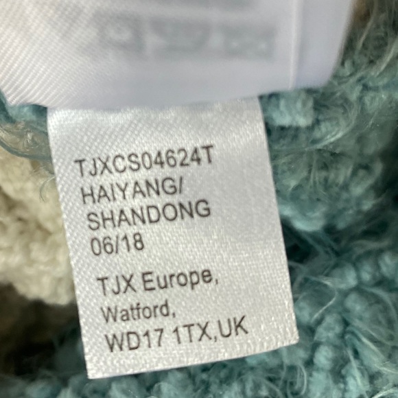 Easter Bunny eyelash sweater - Picture 7 of 7